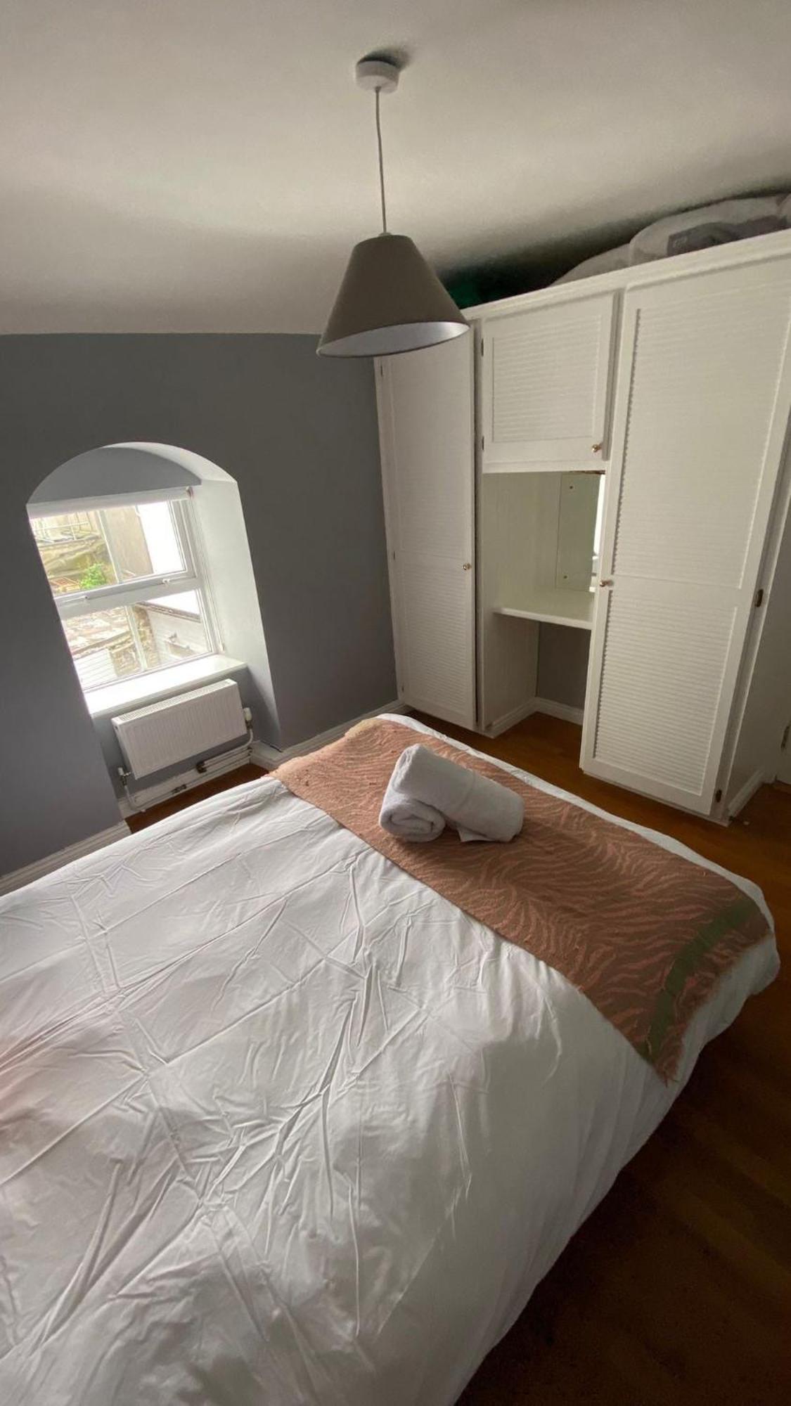 Apartment Stylish & Spacious Apartment, Sleeps 6 *