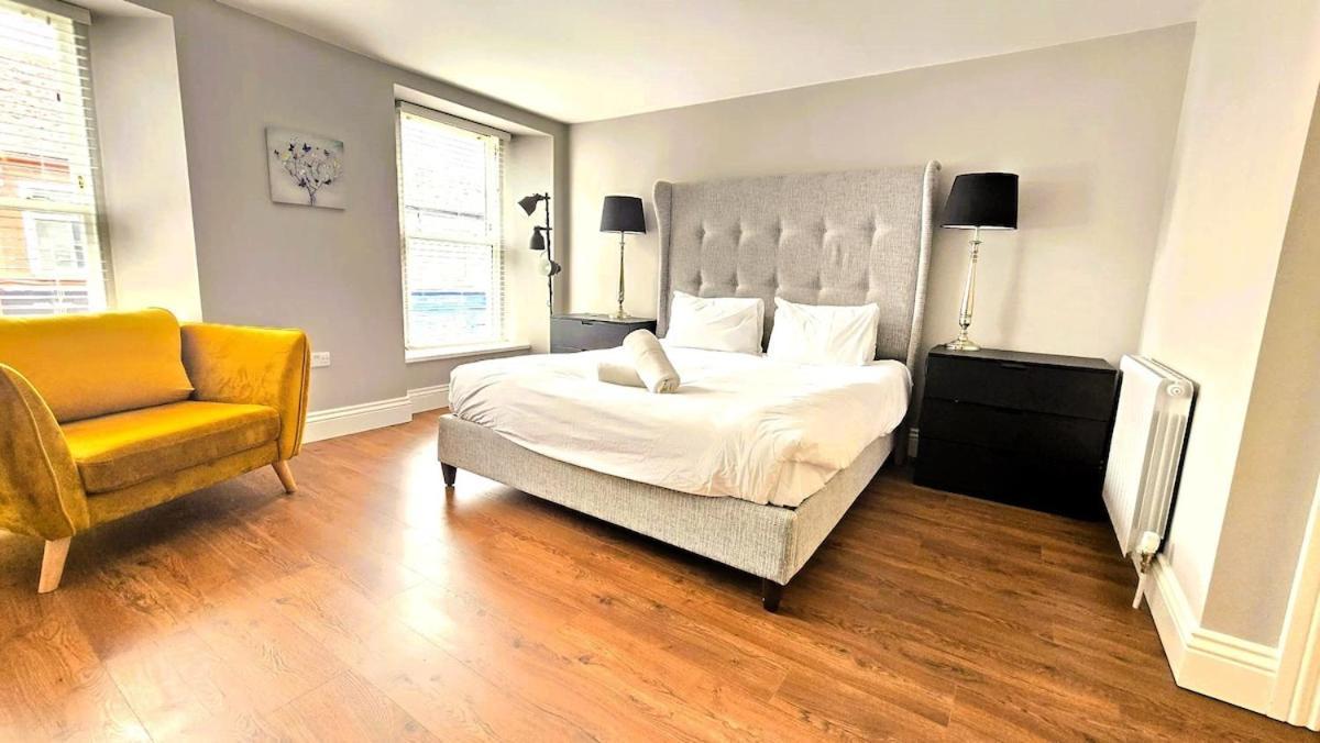 Modern Centre Luxury - Sleeps 6 Apartment