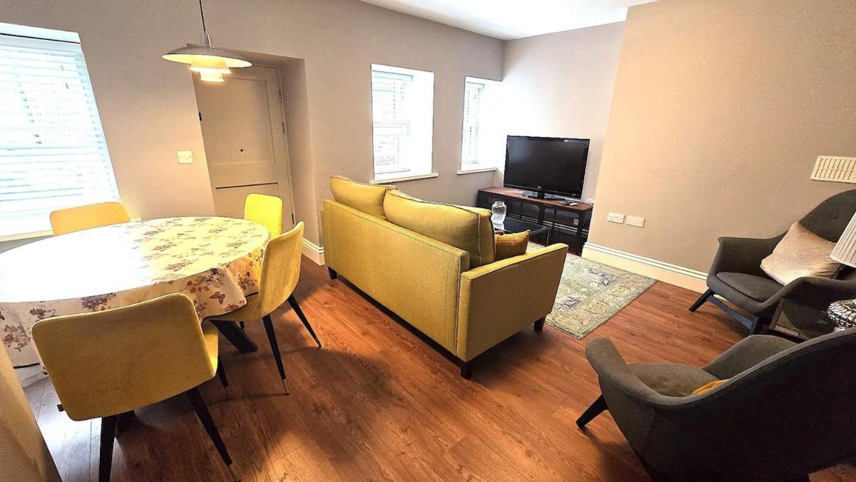 Modern Centre Luxury - Sleeps 6 Apartment Galway