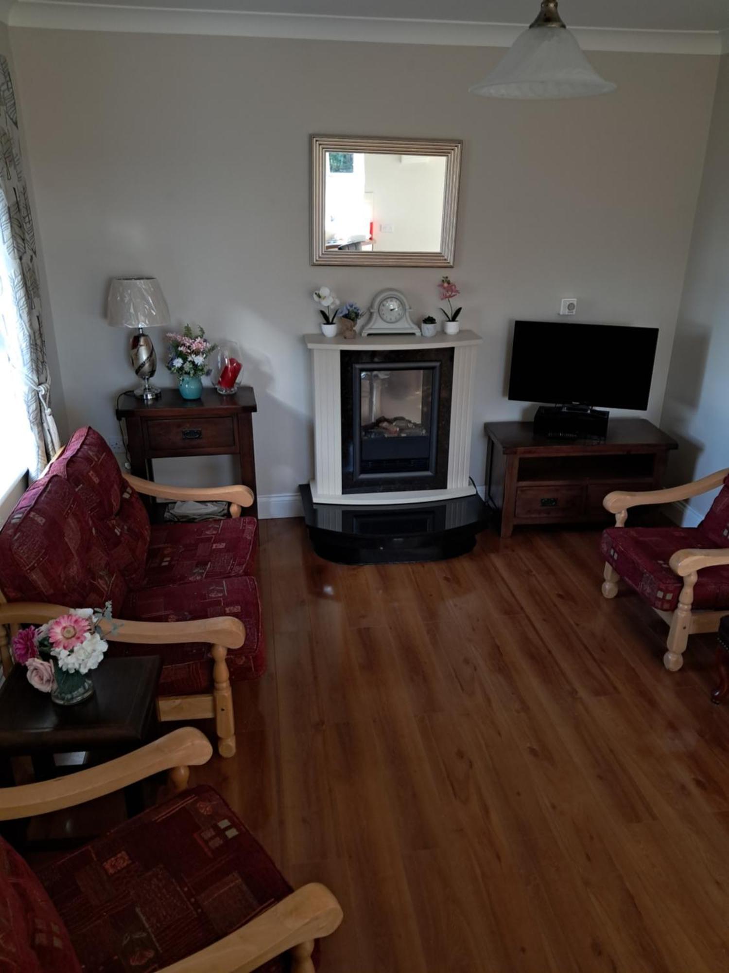 Warm Spacious Three Bed * Galway