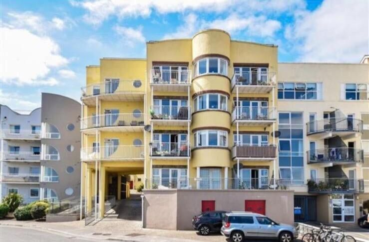 Apartment By The Sea Salthill - Entire Galway