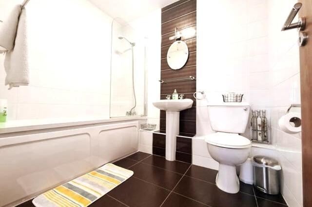 Apartment 3 Bed In The Heart Of *