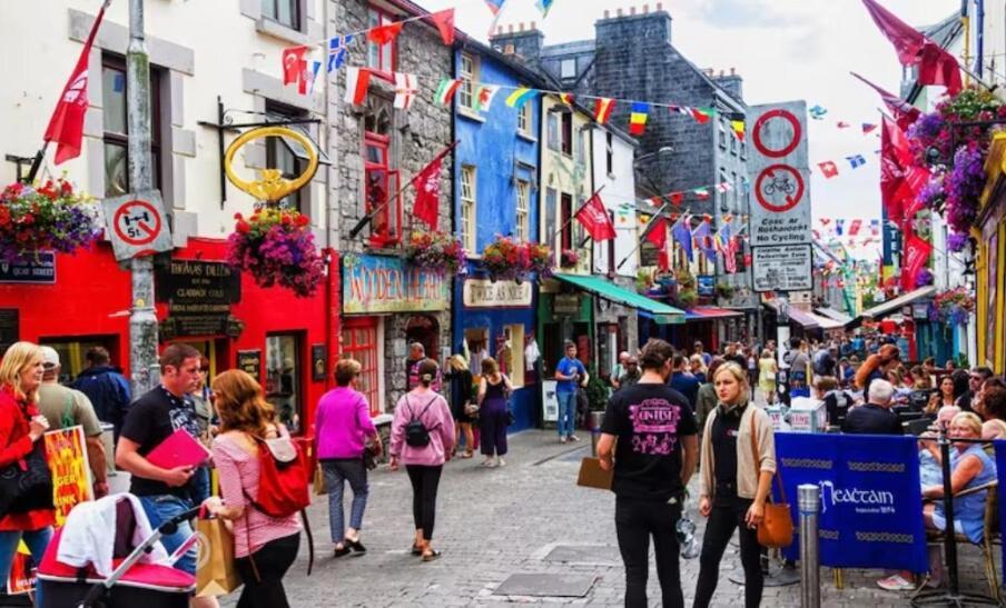 Cool Living, Sleeps 6 Galway