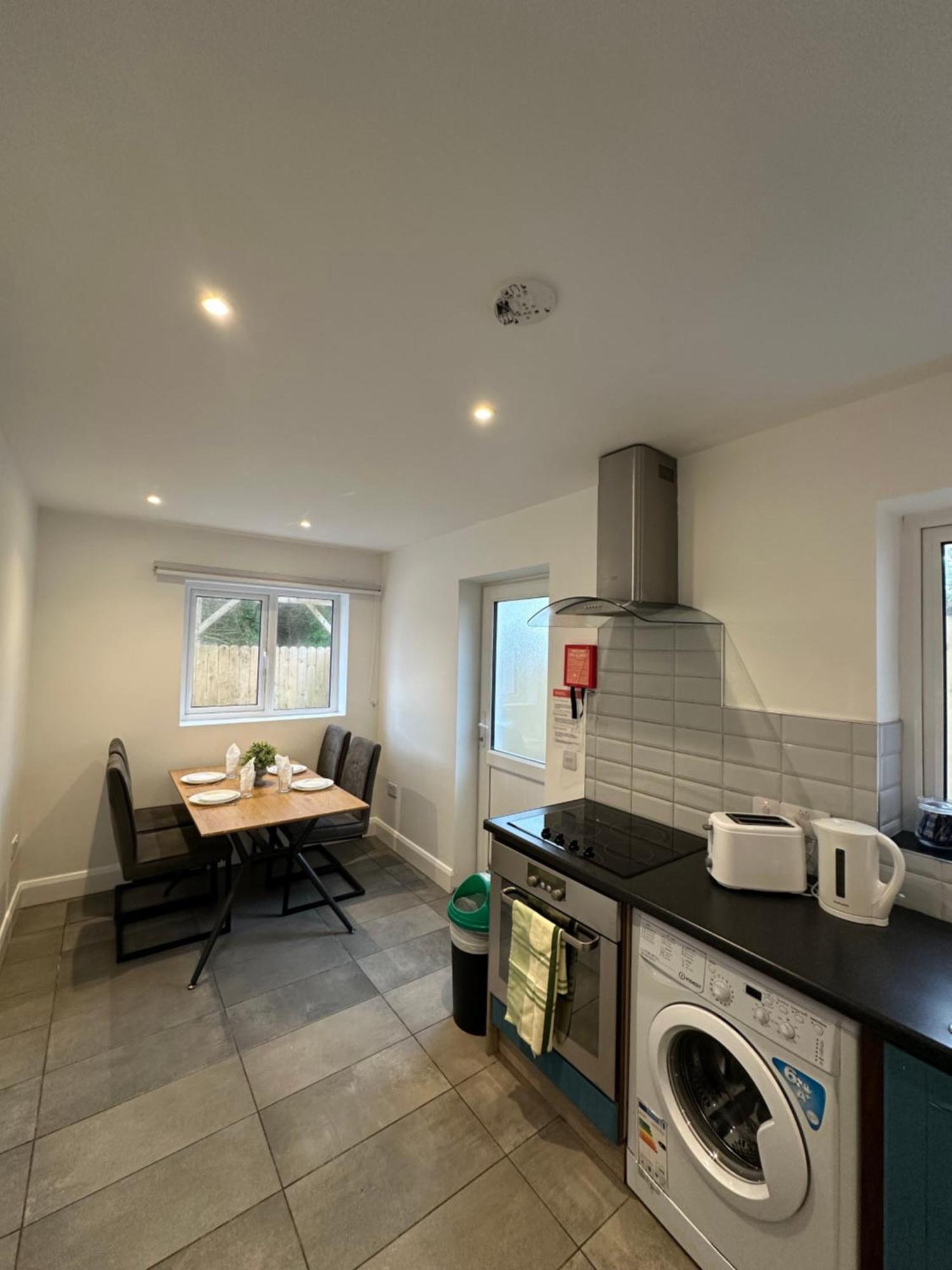 8 Eyre Square Lane Apartment *