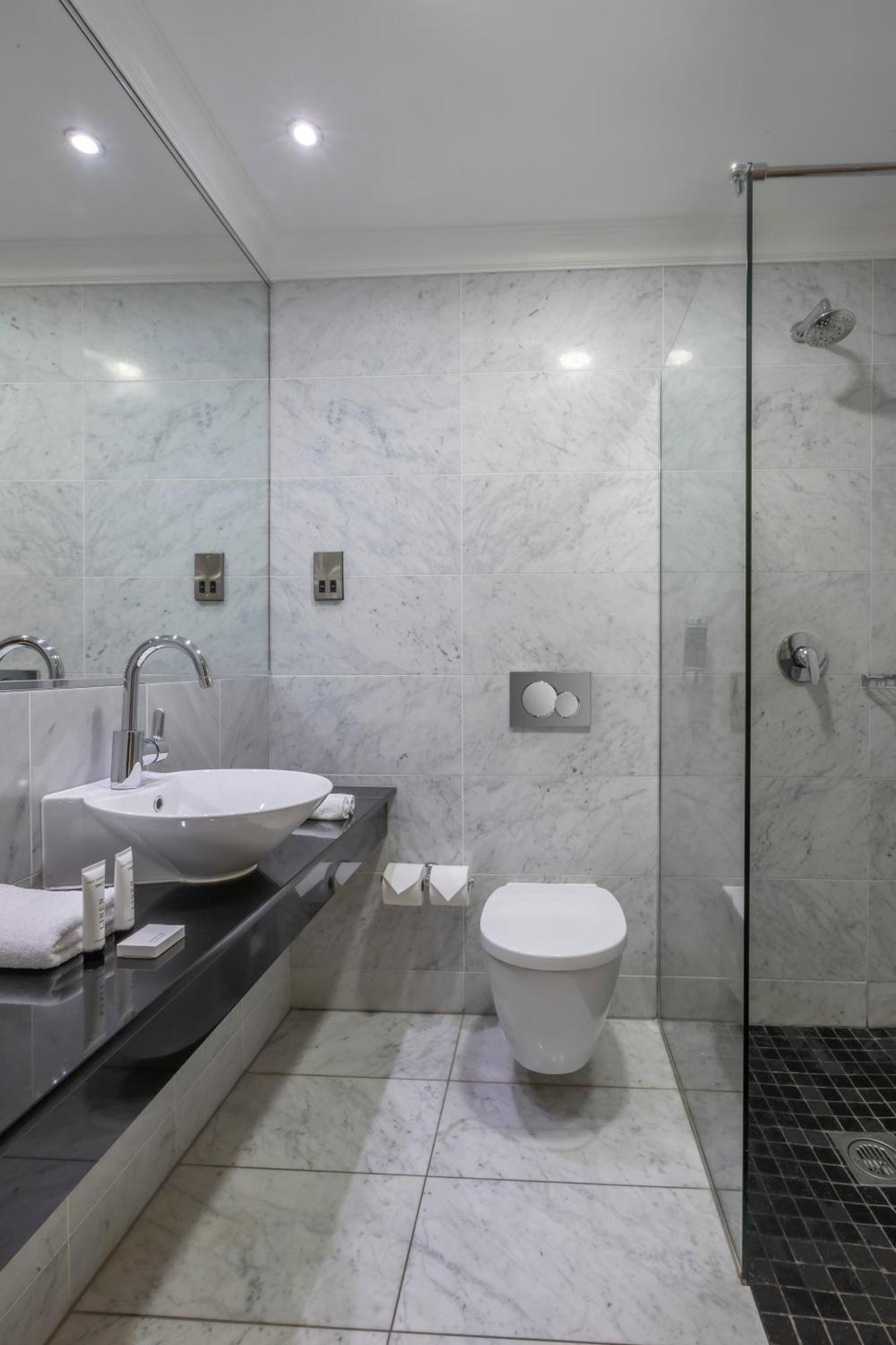 The Victoria Hotel 3*