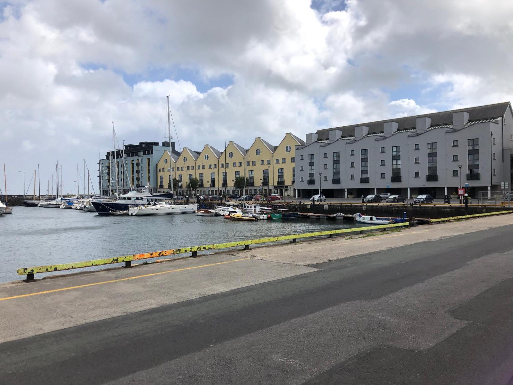 Apartment 3 Bedroom On The Docks In Galway