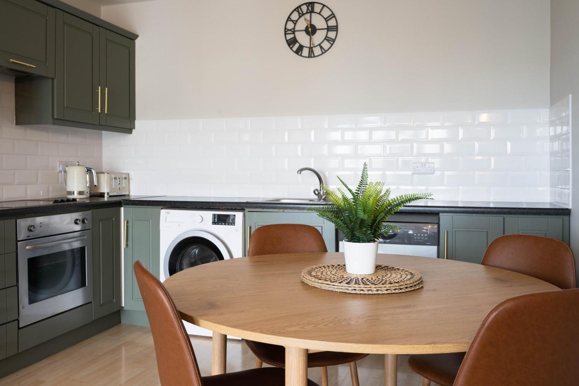 By The Sea Salthill - Entire Apartment