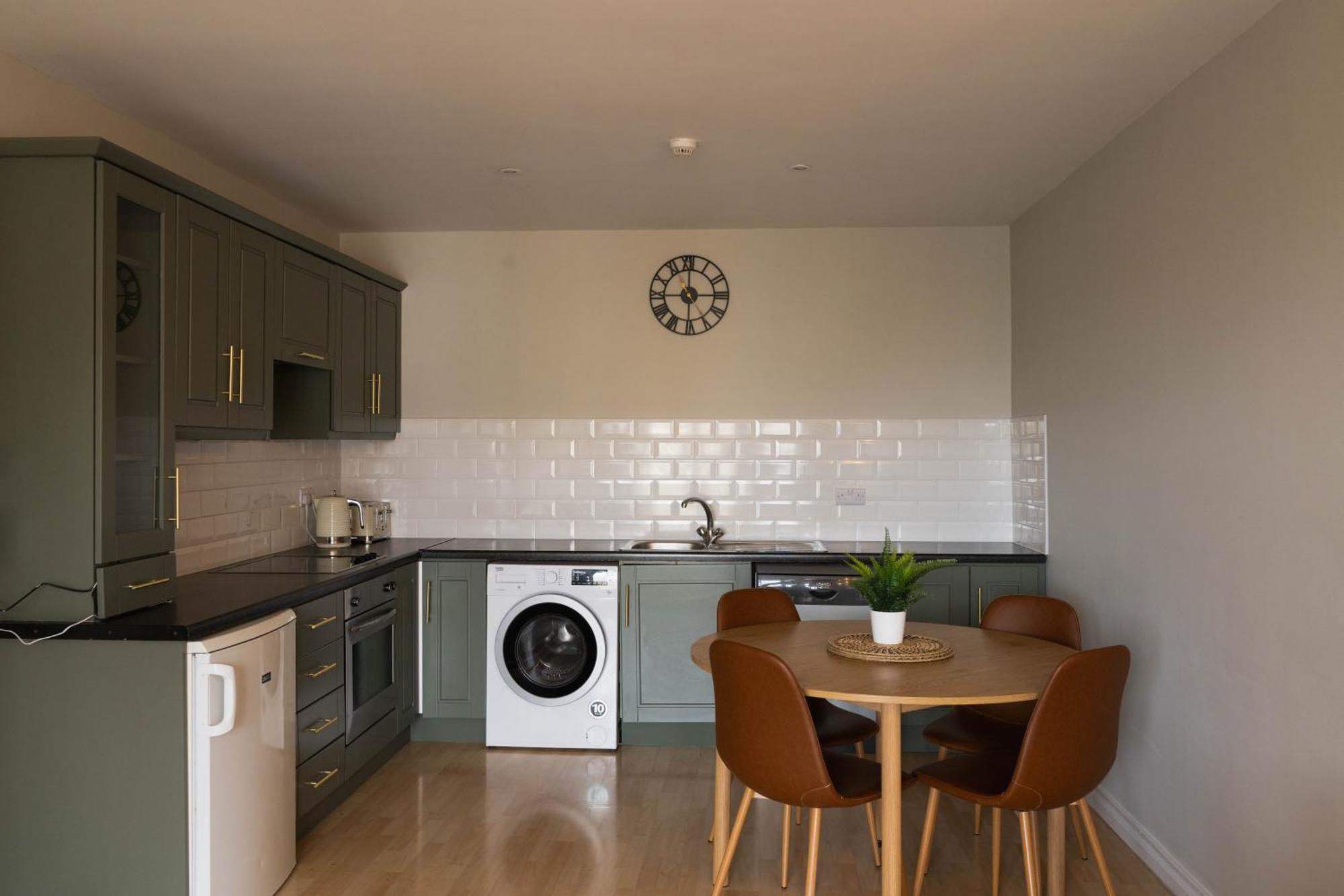 By The Sea Salthill - Entire Apartment *