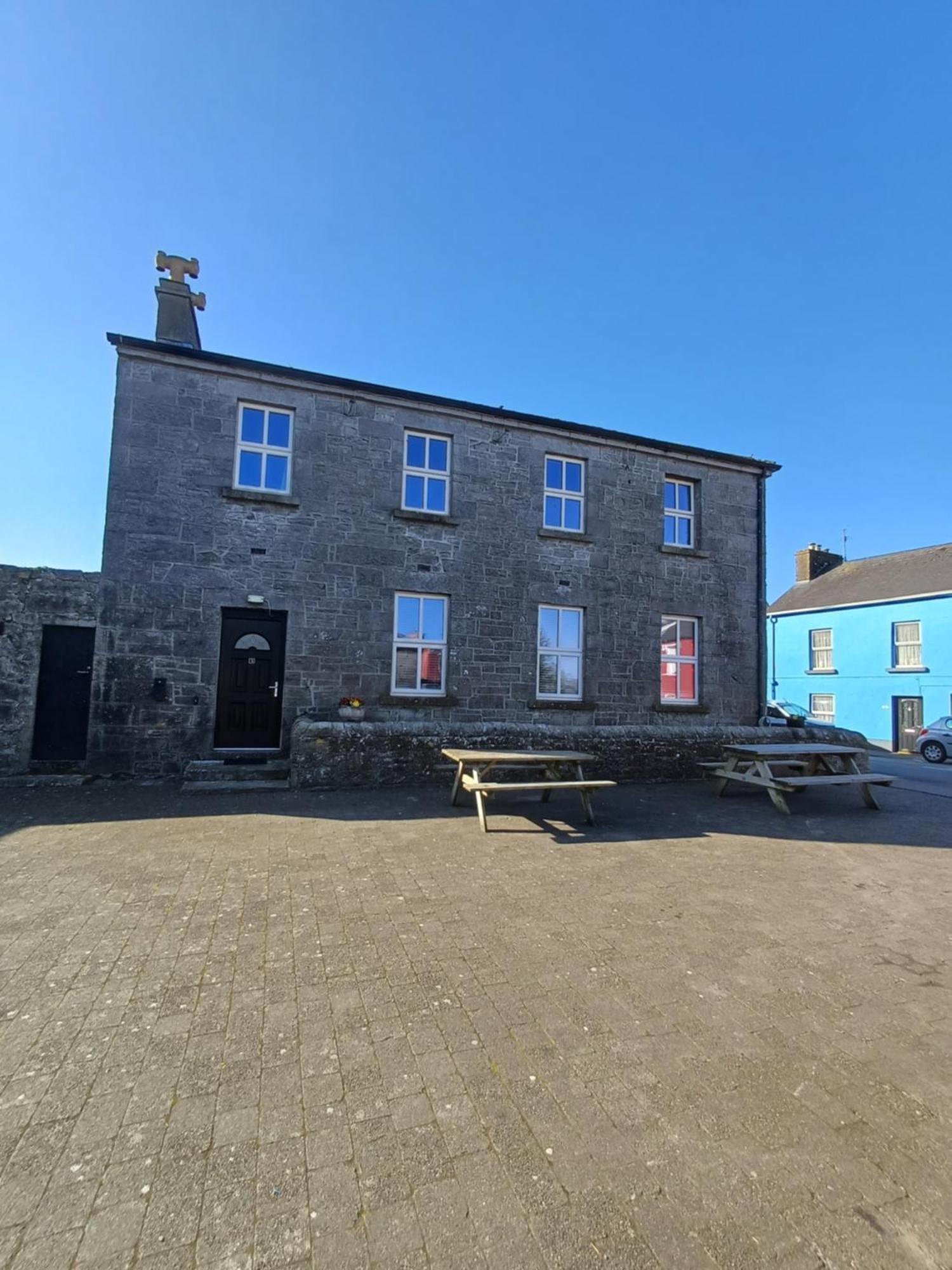 Clonbur House - One Bedroom Apartment Galway
