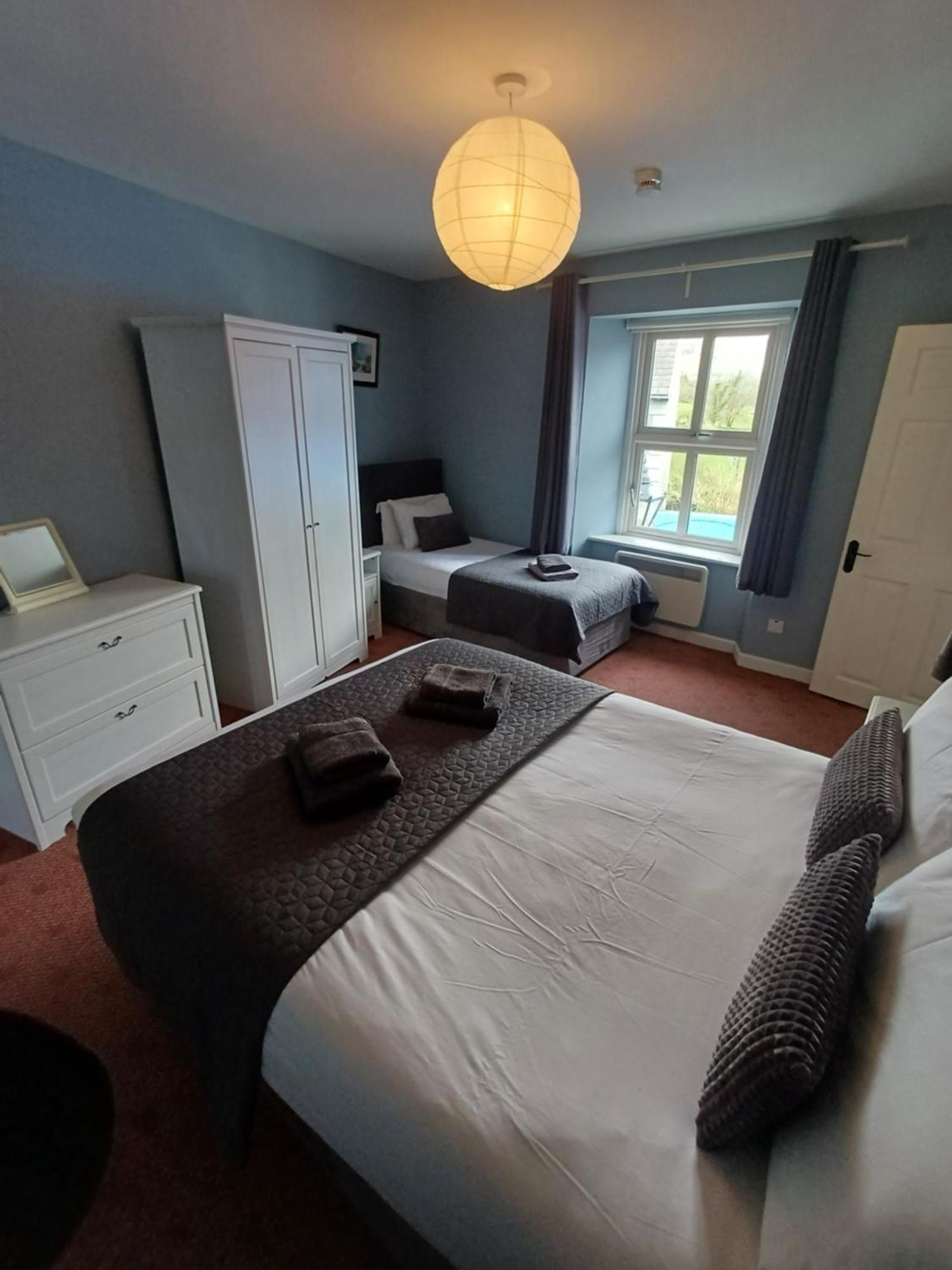 Clonbur House - One Bedroom Galway
