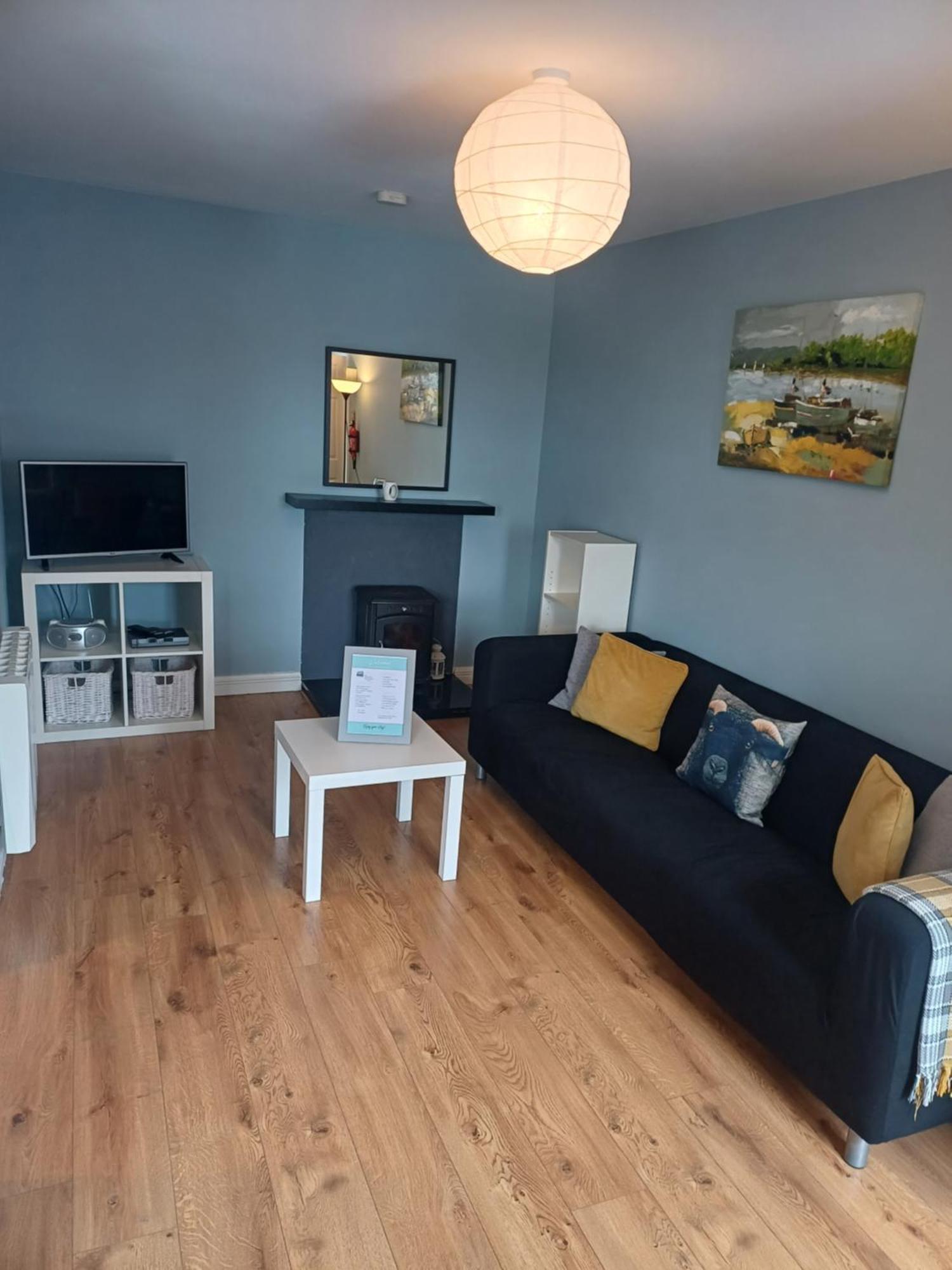 Clonbur House - Two Bedroom Village * Galway
