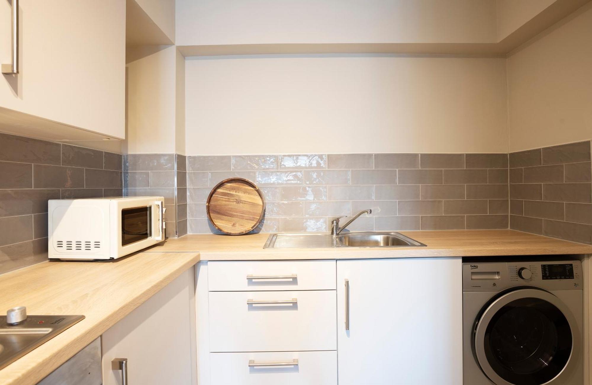 Three Bedroom - Edward Square Apartment