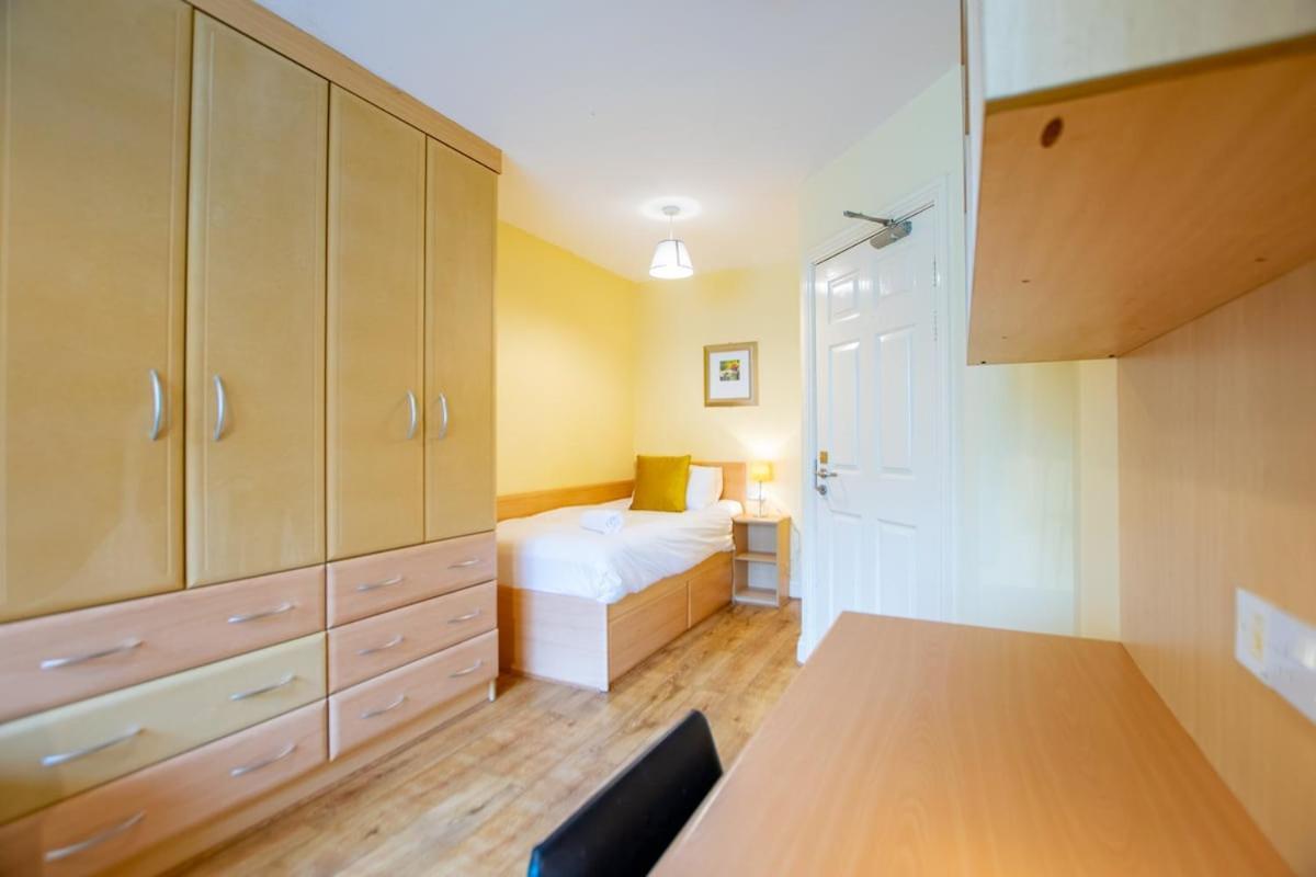 32 - 2 Bed Apartment, Sleeps 6