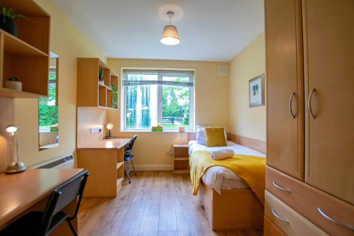 32 - 2 Bed Apartment, Sleeps 6 Apartment Galway