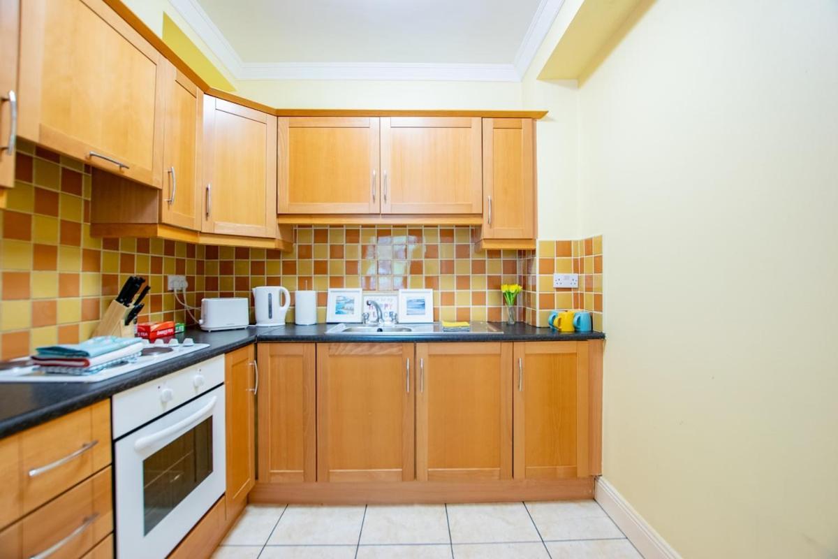 32 - 2 Bed Apartment, Sleeps 6 Galway