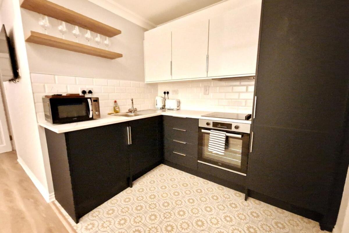 Fantastic Centre Location - Sleeps 5 Galway