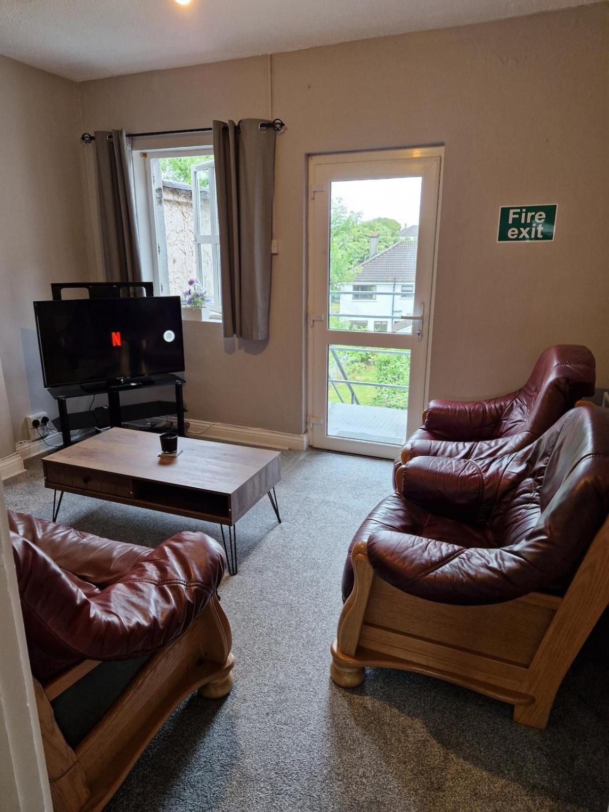 Centre Eyre Square Duplex Townhouse176 Apartment
