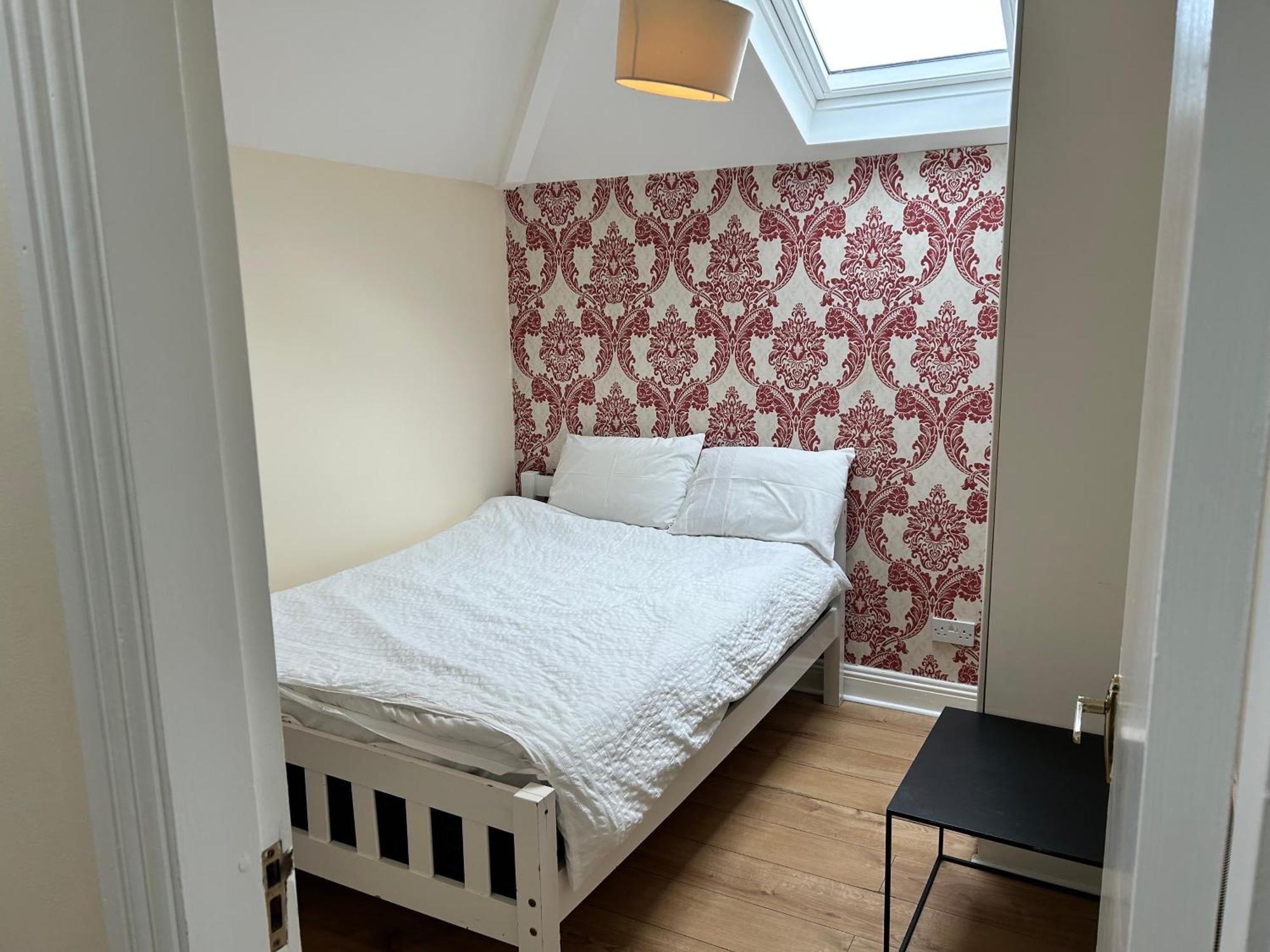 Center-3 Min Walk To Town Square Apartment