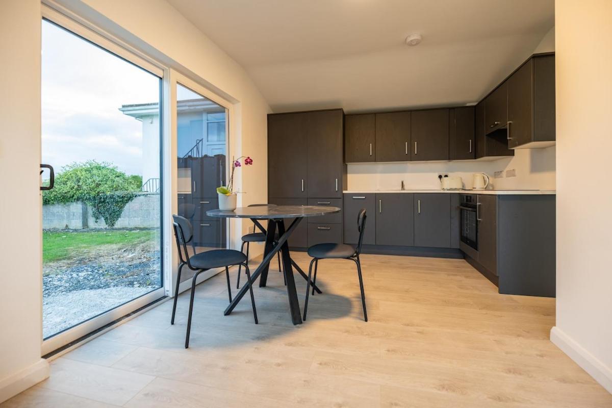 Coastal Cabin, Oranmore, Apartment Galway