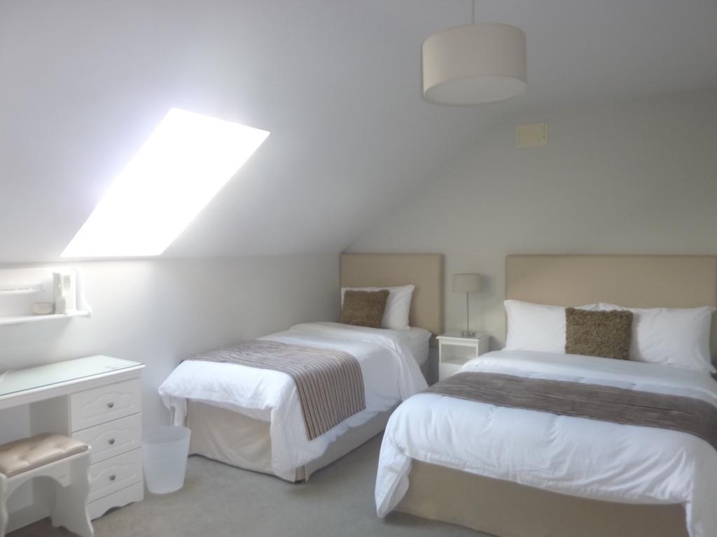 Westwinds Guestlodge Bed & Breakfast