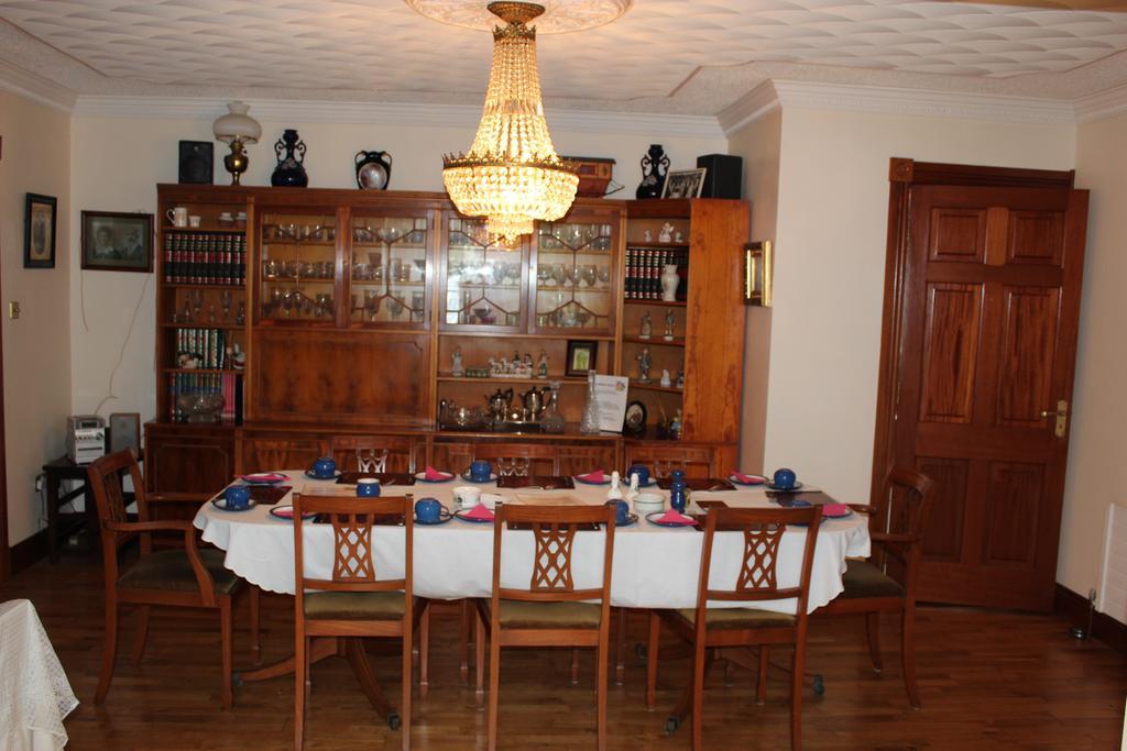Bohola House Bed & Breakfast *