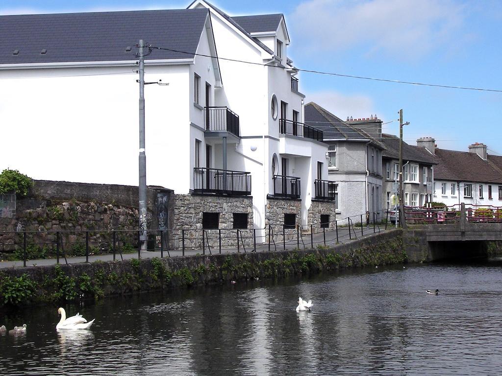 Aparthotel Donegan Court 3*