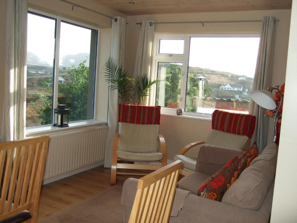 Sunnymeade Accommodation With Sea View Holiday home *
