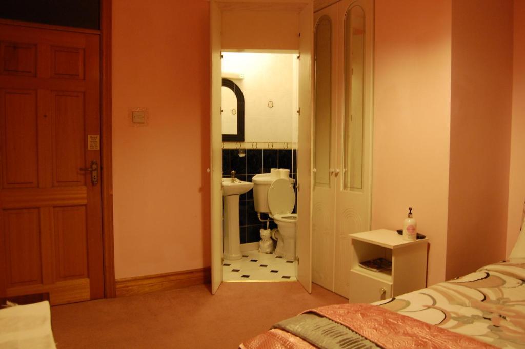 Acorn House 4* Galway