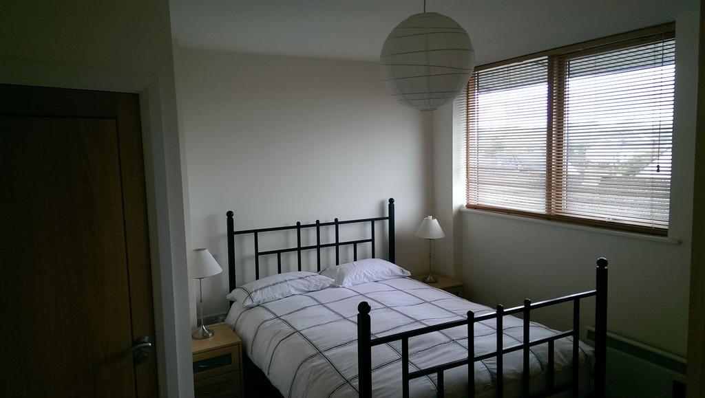 Apartment Crescent Court *