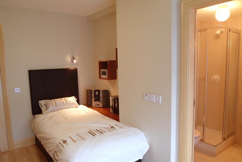 Destiny Student - Apartment Galway
