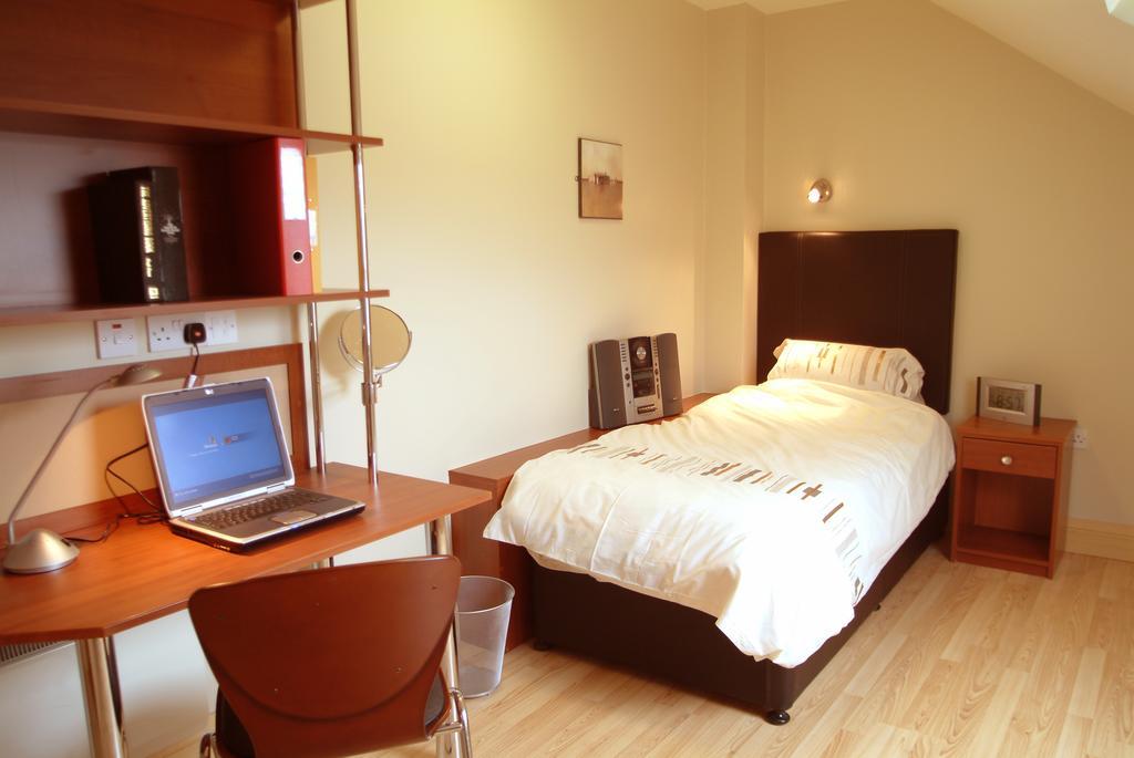 Destiny Student - Apartment *