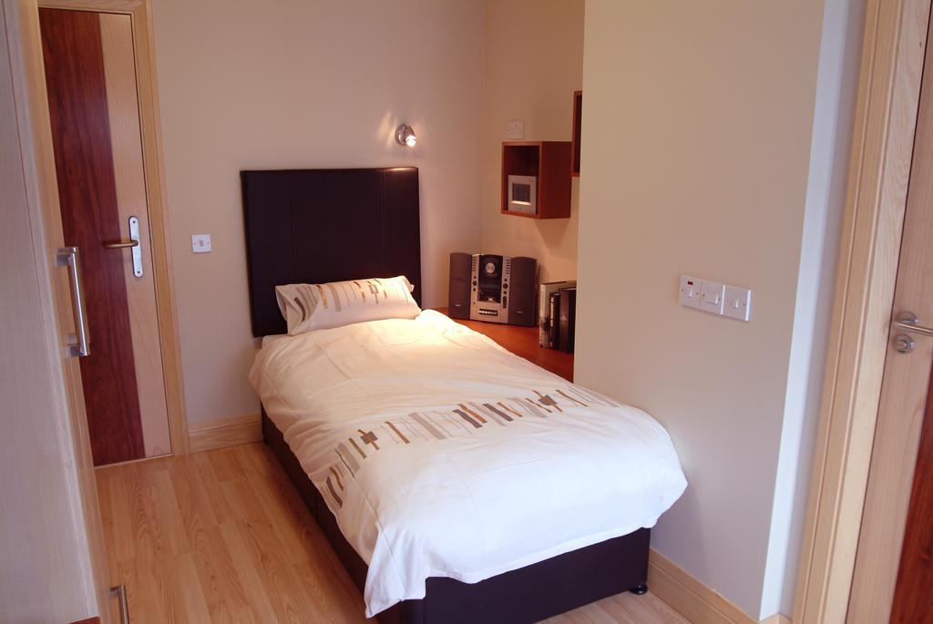 Destiny Student - Apartment Galway