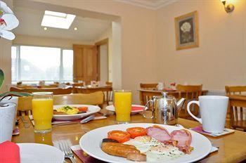 Amber Lodge Budget Accommodation Guest house 3*