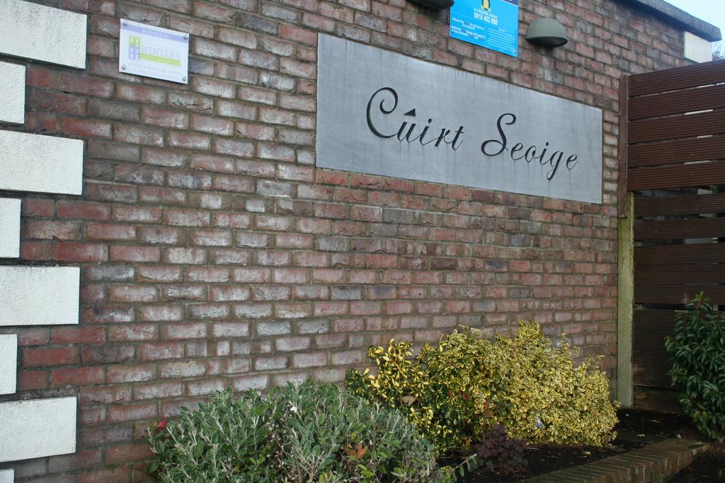 Apartment Cuirt Seoige, City
