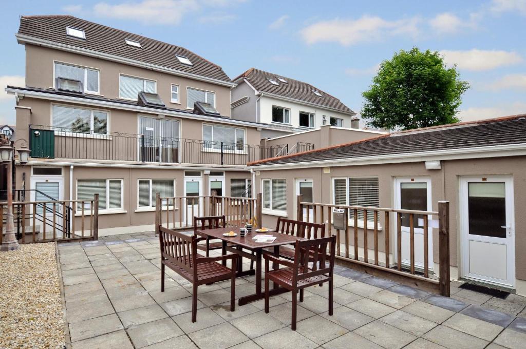 Amber Lodge Budget Accommodation Guest house