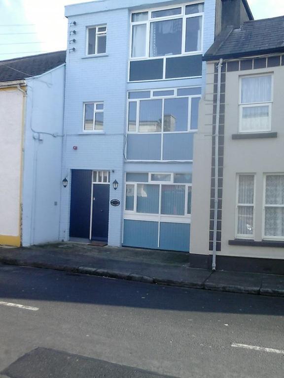 Apartment Crescent Close