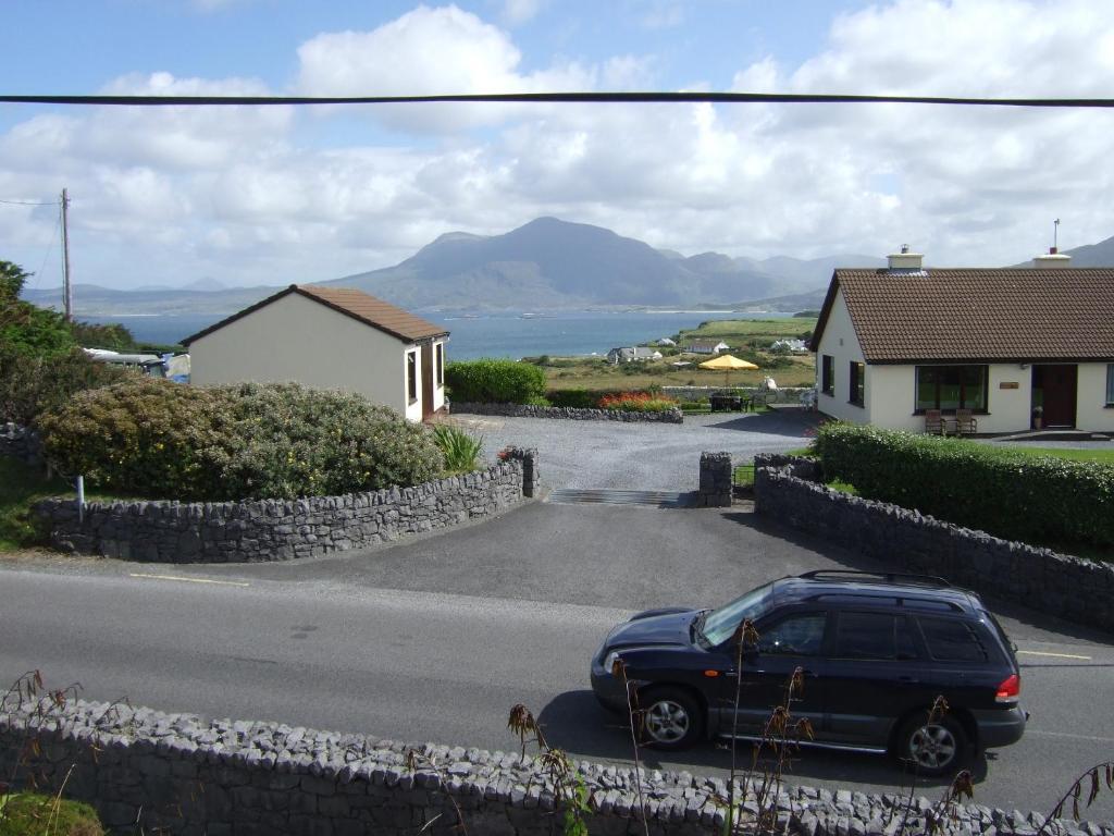 Sunnymeade Accommodation With Sea View *