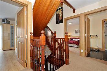 Amber Lodge Budget Accommodation 3*