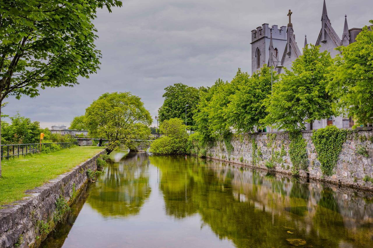 Most Photographed Street In Ireland-best Location Galway