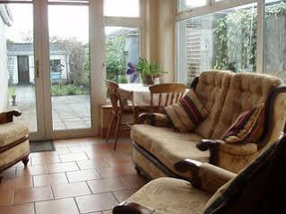 Ross House 3*