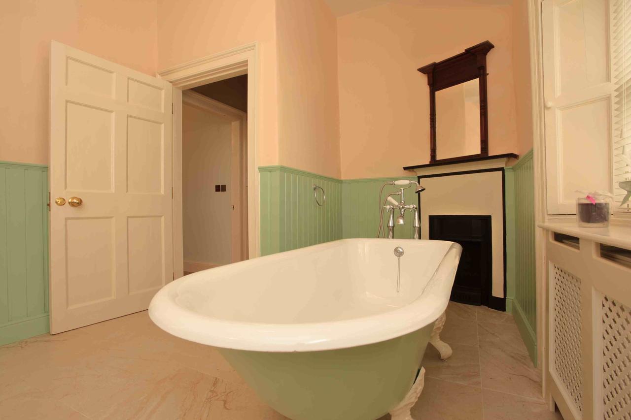 Corrib House Guest Bed & Breakfast 4*