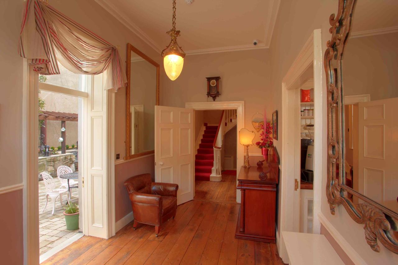 Corrib House Guest 4*