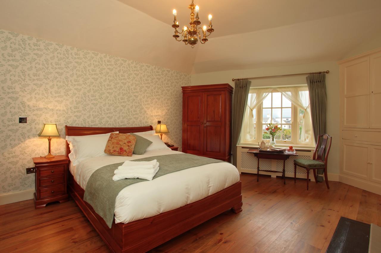 Corrib House Guest 4*