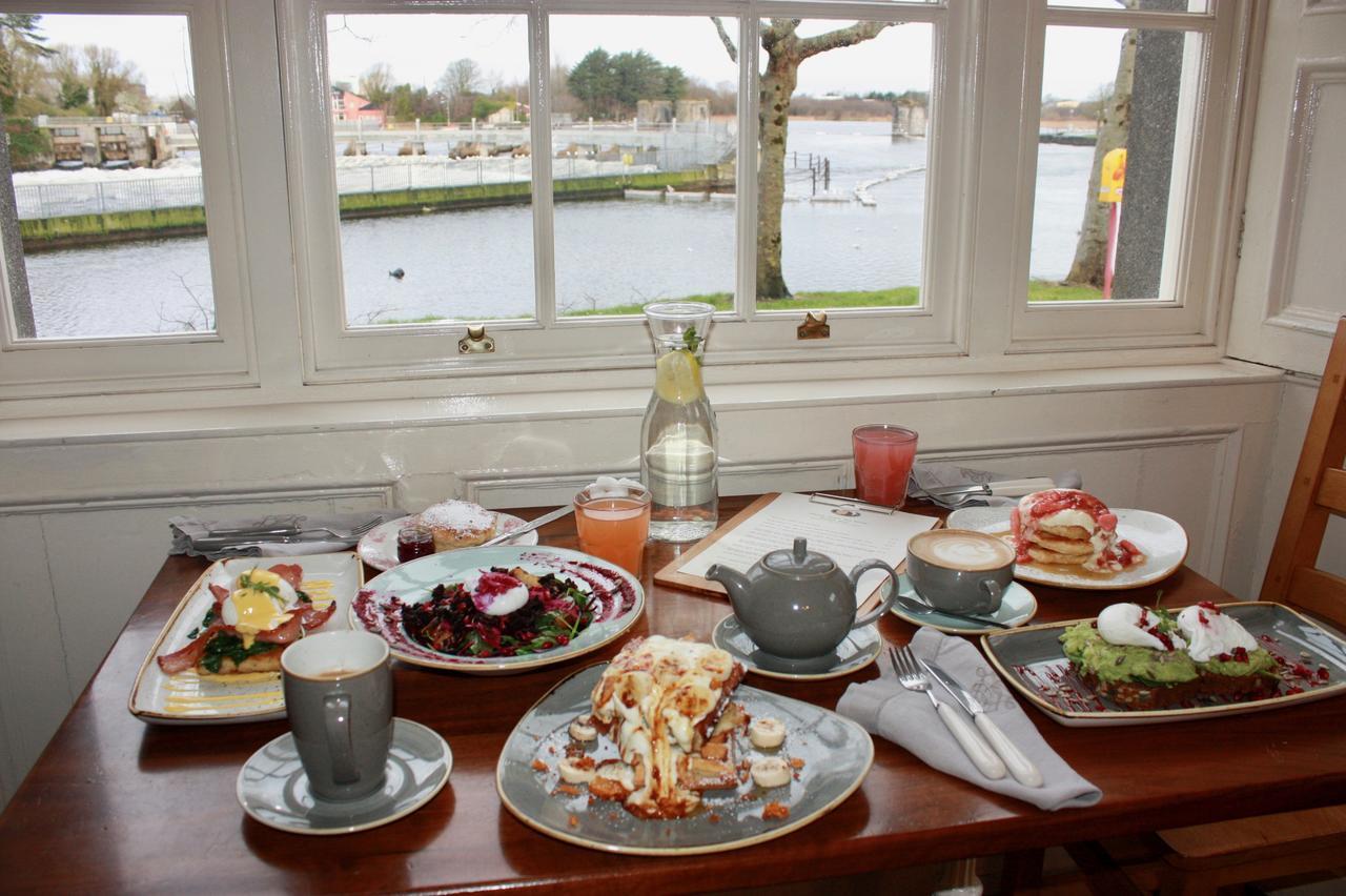 Corrib House Guest Bed & Breakfast 4*