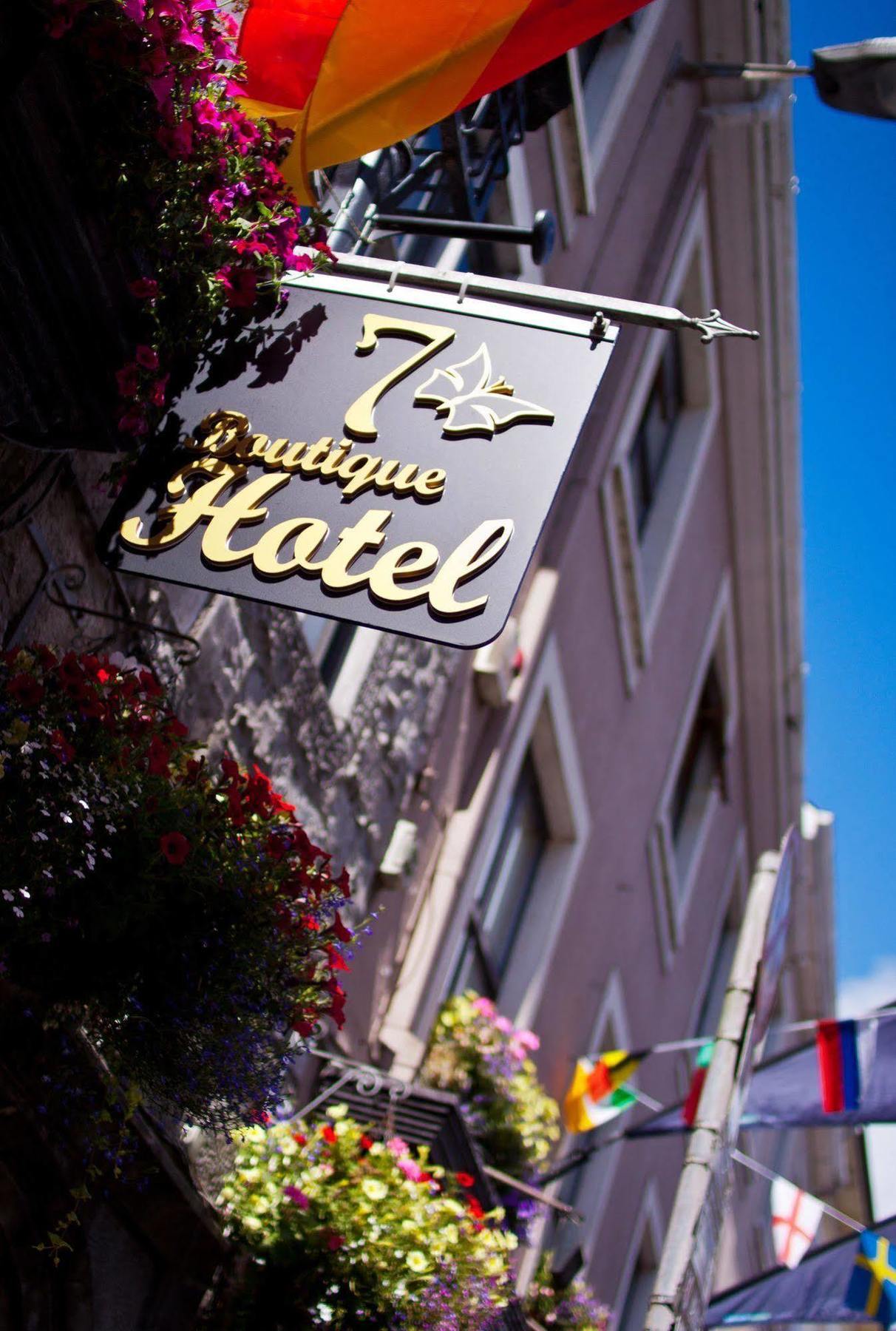 Hotel 7 Cross Street 4*