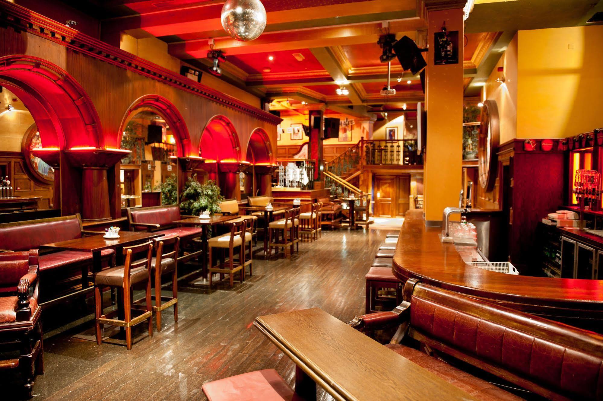 Eyre Square 3* Galway