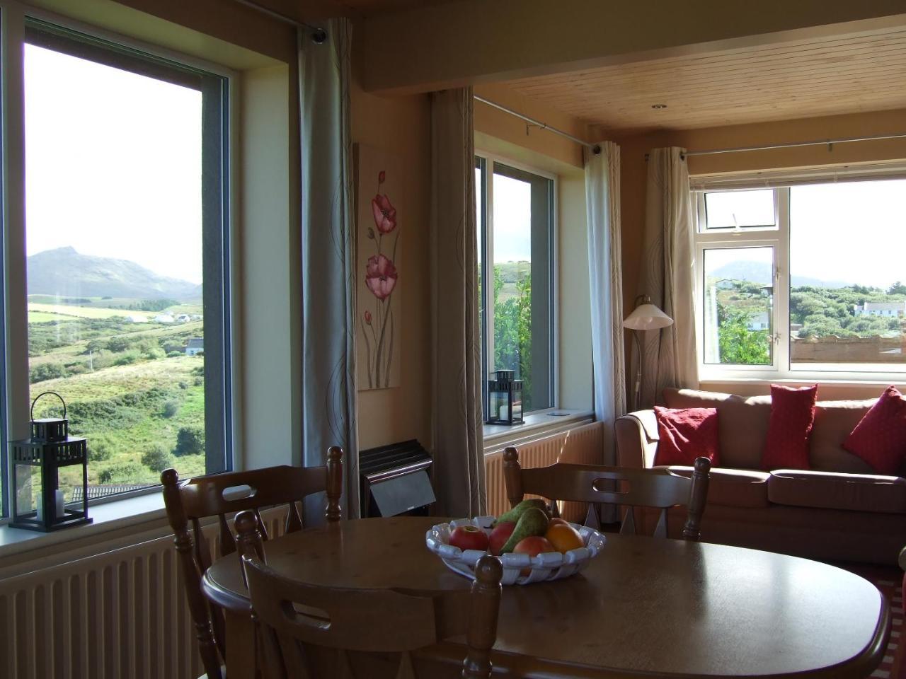 Sunnymeade Tully Holiday home