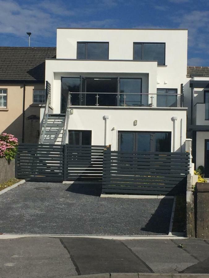 City Lake House Holiday home *