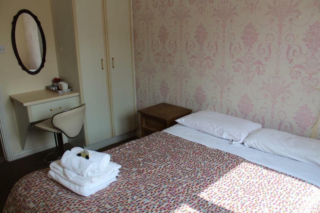 5 The Bed & Breakfast
