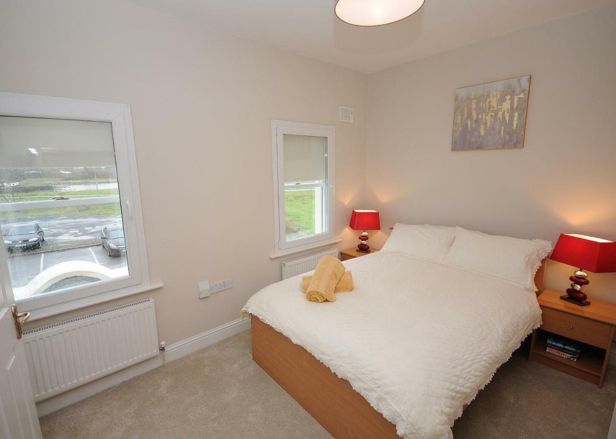 5 College Crescent Apartment *